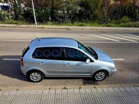 Usado VW Polo Trendline 64 CV (47 kW) 2002 Gris / plata Berlina