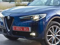 Usado Alfa Romeo Stelvio Executive 180 CV (132 kW) 2018 Azul SUV