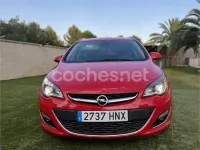 Usado Opel Astra Sportive 165 CV (121 kW) 2014 Rojo Familiar