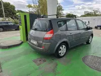 Usado Renault Grand Scénic II Dynamique 130 CV (95 kW) 2007 Gris / plata Monovolumen
