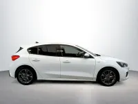 Usado Ford Focus ST-Line 125 CV (91 kW) 2021 Blanco Berlina