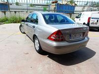 Usado Mercedes C180 Classic 143 CV (105 kW) 2003 Gris / plata Berlina