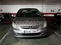 Usado Peugeot 307 90 CV (66 kW) 2005 Gris / plata Berlina