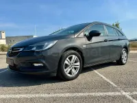 Usado Opel Astra Excellence 136 CV (100 kW) 2016 Negro Familiar