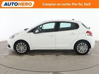 Usado Peugeot 208 Allure 82 CV (60 kW) 2017 Blanco Utilitario