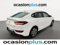 Usado Hyundai i30 120 CV (88 kW) 2018 Blanco Berlina