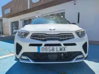 Usado Kia Stonic GT-Line 120 CV (88 kW) 2021 Blanco SUV