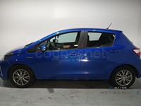 Usado Toyota Yaris Hybrid Active 100 CV (73 kW) 2019 Azul Berlina