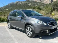 Usado Peugeot 2008 Allure 110 CV (80 kW) 2015 Gris / plata SUV