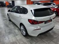Usado BMW 118 Sport Line 136 CV (100 kW) 2020 Blanco Utilitario