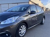 Usado Peugeot 208 Active 75 CV (55 kW) 2015 Gris / plata Utilitario