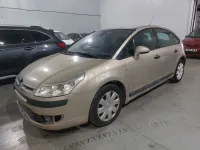 Usado Citroën C4 92 CV (67 kW) 2005 Beige Berlina