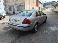 Usado Ford Mondeo Ambiente 116 CV (85 kW) 2003 Gris Berlina