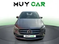Usado Mercedes B180 136 CV (100 kW) 2021 Gris / plata Utilitario