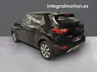 Usado Kia Stonic 100 CV (73 kW) 2022 Negro SUV