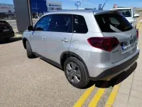 Usado Suzuki Vitara GLX 129 CV (94 kW) 2023 Gris / plata SUV