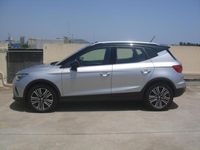 Usado Seat Arona FR 110 CV (80 kW) 2023 Gris / plata SUV