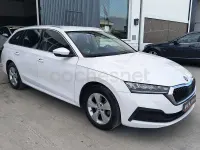 Usado Skoda Octavia Ambition 115 CV (84 kW) 2020 Blanco Familiar