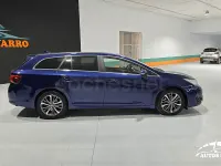 Usado Toyota Avensis Executive 143 CV (105 kW) 2015 Azul Familiar