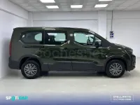 Usado Peugeot Rifter Allure 100 CV (73 kW) 2025 Verde Monovolumen