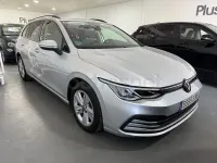 Usado VW Golf VIII Life 115 CV (84 kW) 2021 Gris / plata Familiar