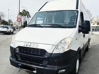 Begagnad Iveco Daily 106 HK (77 kW) 2015 Vit Sedan