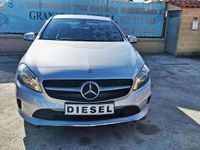 Usado Mercedes A180 110 HP (80 kW) 2017 Cinzento Citadino