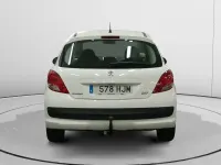 Usado Peugeot 207 Active 70 CV (51 kW) 2012 Blanco Berlina