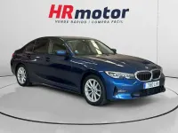 Usado BMW 320 Advantage 190 CV (139 kW) 2021 Azul Berlina