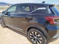 Używany Renault Captur Techno 90 KM (66 kW) 2022 Czarny SUV