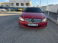 Usado Mercedes C200 Avantgarde 184 CV (135 kW) 2011 Granate Familiar