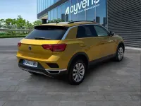 Usado VW T-Roc Advance 150 CV (110 kW) 2022 Amarillo SUV