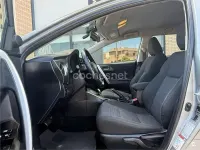 Usado Toyota Auris Hybrid Advance 136 CV (100 kW) 2016 Gris / plata Familiar