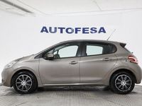 Usado Peugeot 208 Active 82 CV (60 kW) 2014 Plateado Utilitario