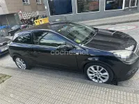 Usado Opel Astra GTC Sport 120 CV (88 kW) 2006 Negro Berlina