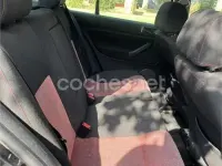 Usado VW Golf IV Highline 100 CV (73 kW) 2000 Negro Berlina