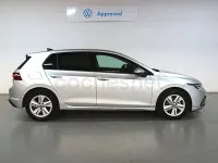 Usado VW Golf VIII Life 150 CV (110 kW) 2021 Gris / plata Berlina