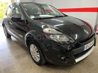 Begagnad Renault Clio IV Dynamique 105 HK (77 kW) 2012 Svart Sedan