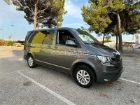 Usado VW Caravelle 110 CV (80 kW) 2022 Gris / plata Van