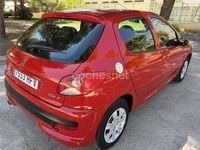 Usado Peugeot 206+ 60 CV (44 kW) 2011 Rojo Utilitario