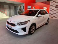 Usado Kia Ceed 115 CV (84 kW) 2019 Blanco Utilitario
