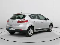 Usado Renault Mégane III Authentique 90 CV (66 kW) 2011 Gris / plata Berlina