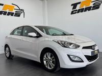 Usado Hyundai i30 100 CV (73 kW) 2014 Blanco Berlina