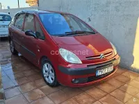 Usado Citroën Xsara Picasso 90 CV (66 kW) 2004 Granate Monovolumen