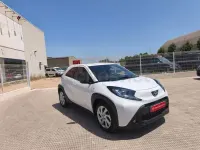 Usado Toyota Aygo X Play 72 CV (52 kW) 2024 Blanco SUV