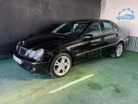 Usado Mercedes C220 Elegance 150 CV (110 kW) 2005 Negro Berlina