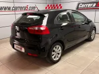 Usado Kia Rio 85 CV (62 kW) 2014 Negro Berlina