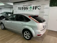 Usado Ford Focus Trend 109 CV (80 kW) 2009 Gris / plata Berlina