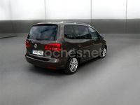 Usado VW Touran Advance 105 CV (77 kW) 2013 Marrón Monovolumen