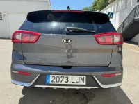 Usado Kia Niro 141 CV (103 kW) 2020 Gris / plata SUV